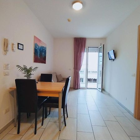 Residence Hotel Rubino Fogliano Marina Екстериор снимка