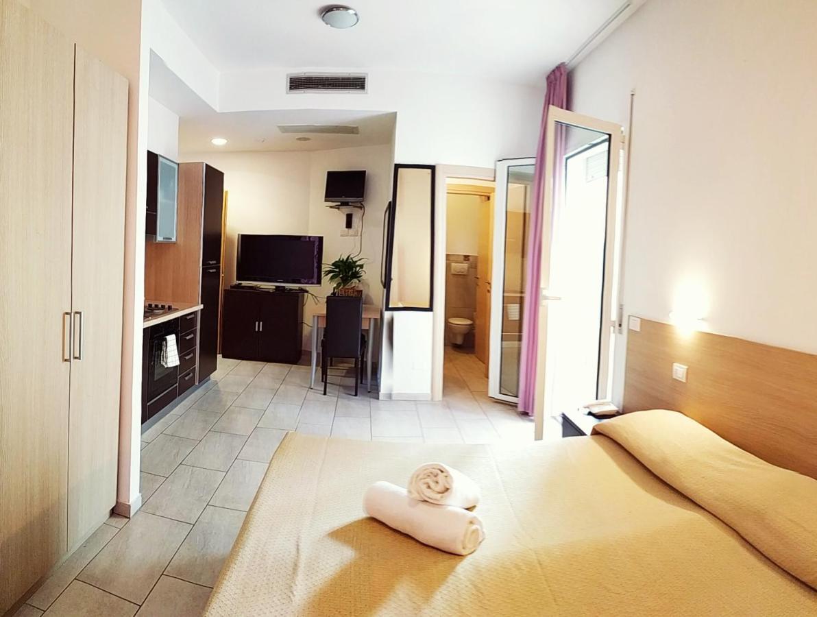 Residence Hotel Rubino Fogliano Marina Екстериор снимка