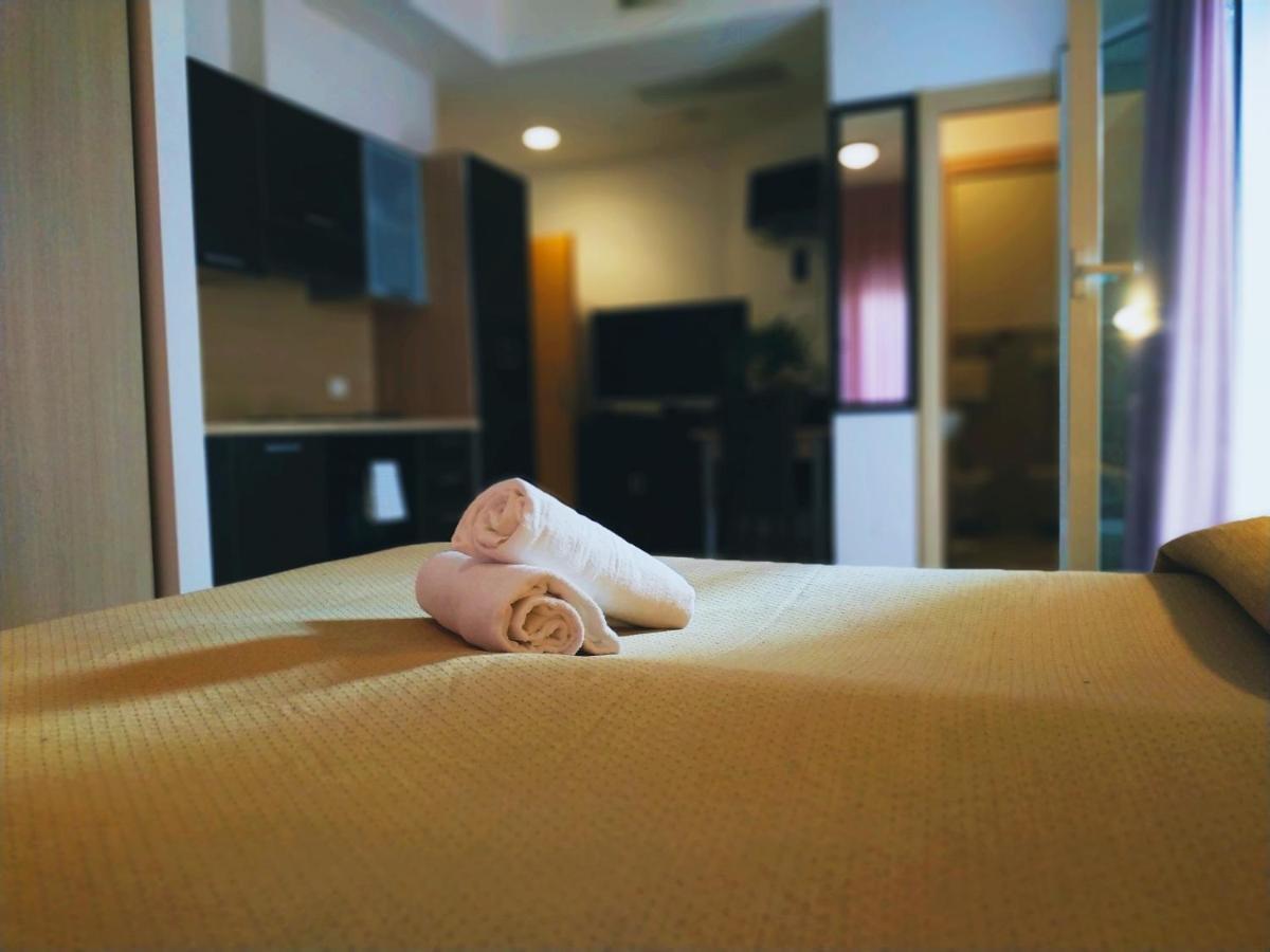 Residence Hotel Rubino Fogliano Marina Екстериор снимка