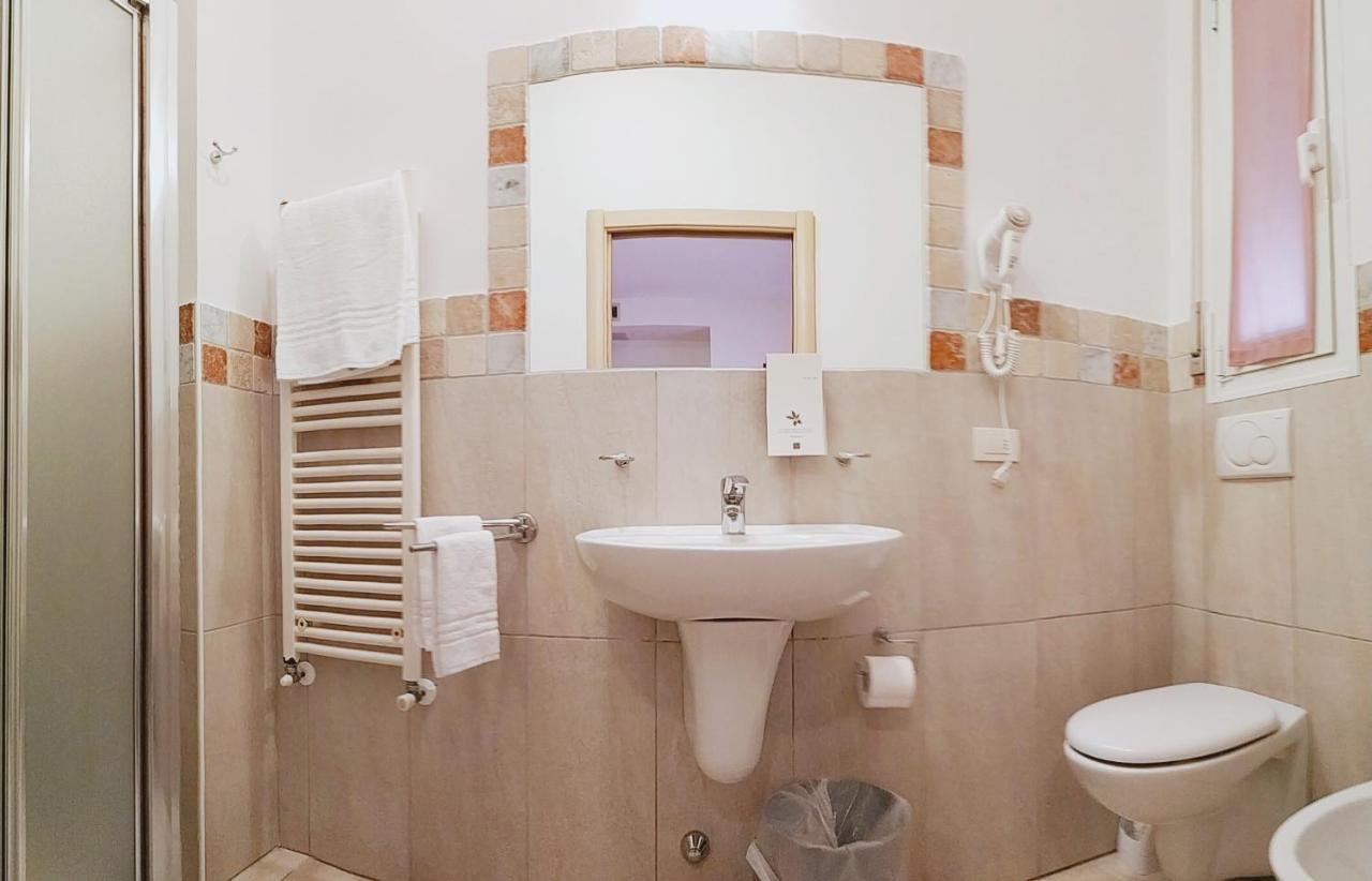 Residence Hotel Rubino Fogliano Marina Екстериор снимка