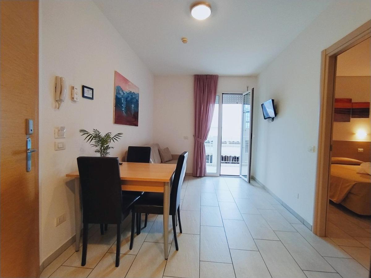 Residence Hotel Rubino Fogliano Marina Екстериор снимка